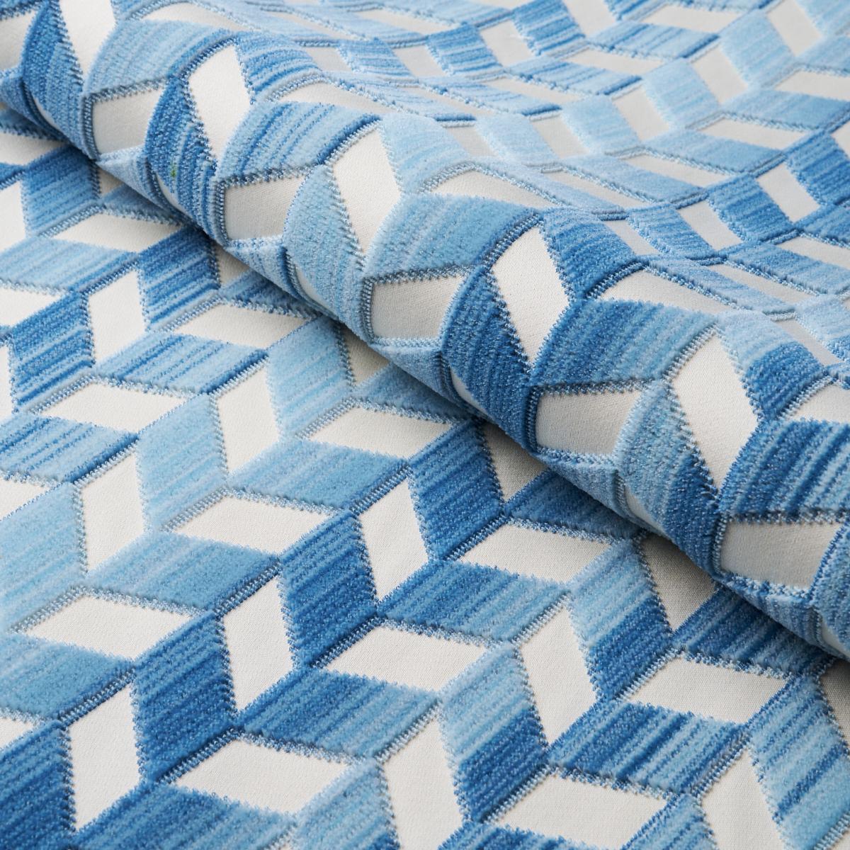 CHEVRON STRIE VELVET PORCELAIN