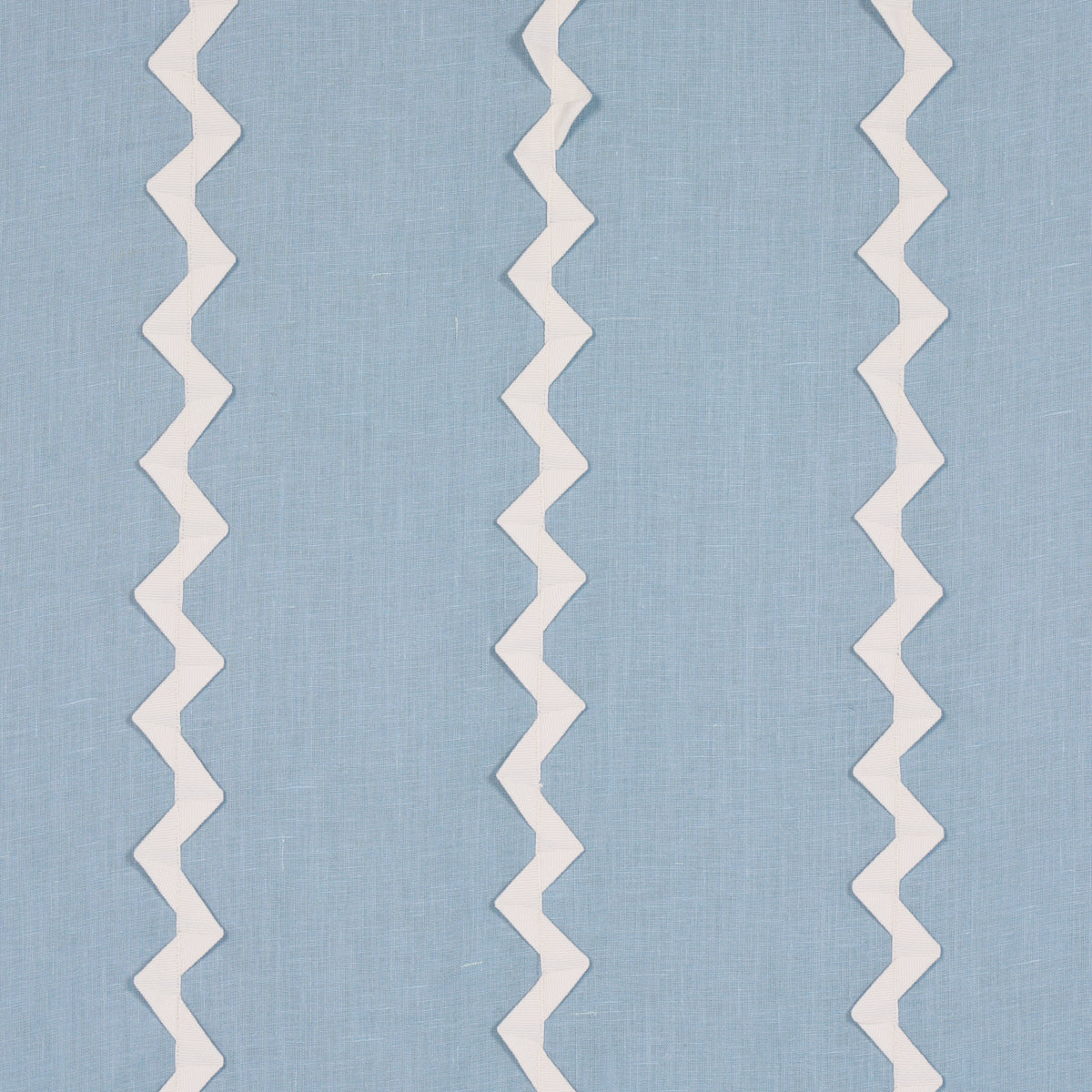 LAZARE APPLIQUÉ IVORY ON CHAMBRAY